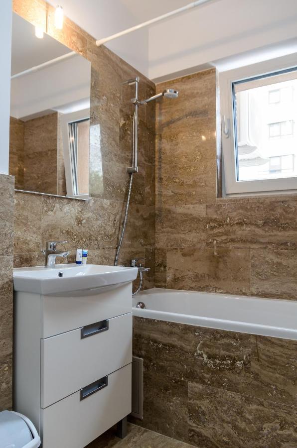 Luxury Apartments Newton By Glam Яссы Экстерьер фото